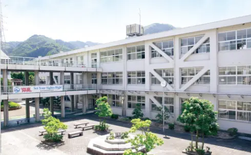 岡山県立新見高等学校
