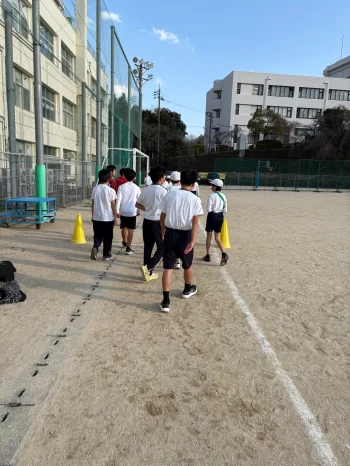 【学校情報】戸坂城山小駅伝練習（広島城北高等学校）